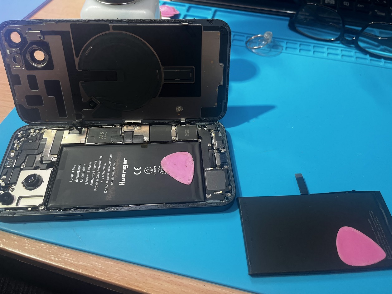 iPhone14Plus(アイフォン14プラス)バッテリー交換【スマホ修理工房札幌店】